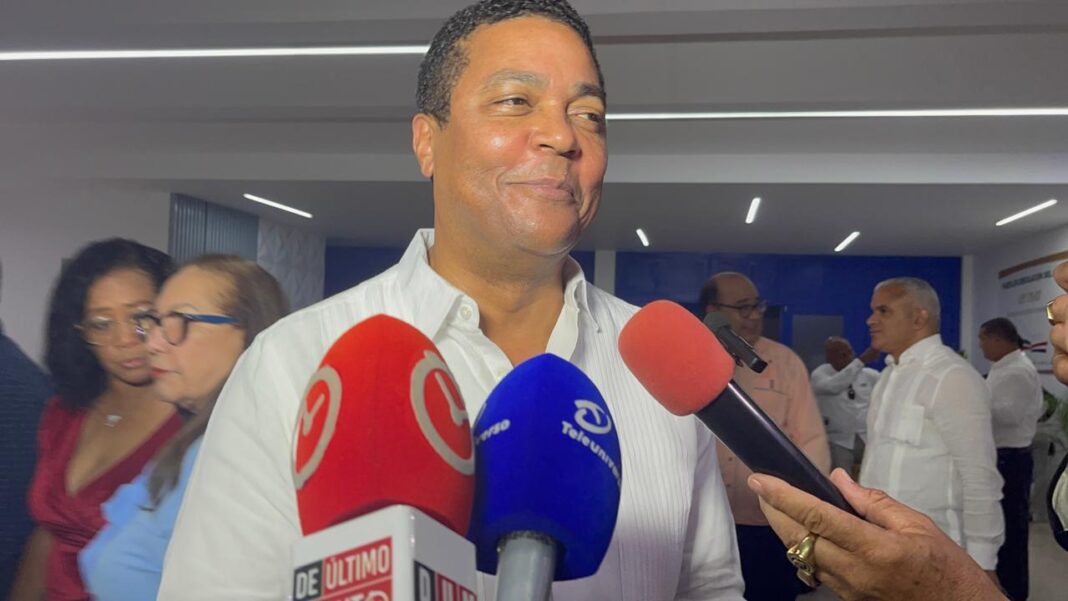 Víctor D’Aza respalda advertencia contra campaña desde cargos públicos