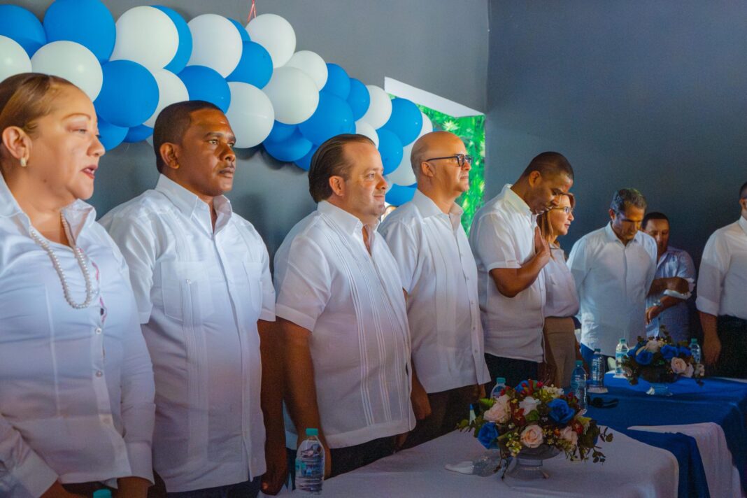 PRM juramenta a Tony Peña director del Distrito Municipal de La Isabela Histórica
