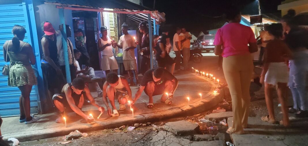 Encienden velas y fogatas como calentamiento para el paro pacífico en Sabana Grande de Boyá