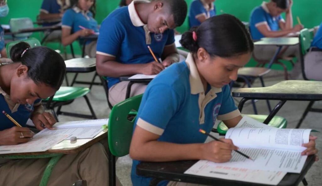 Más de 88 mil estudiantes superan primera convocatoria de Pruebas Nacionales 2025 | 2 | Más de 88 mil estudiantes superan primera convocatoria de Pruebas Nacionales 2025 - Noticias de hoy en República Dominicana | De Último Minuto