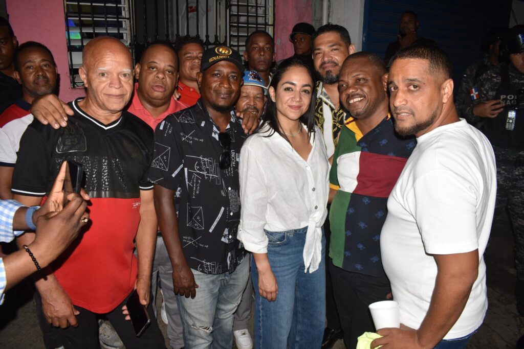 Faride Raful realiza visitas sorpresa en barrios populares para escuchar al pueblo - Noticias de hoy en República Dominicana | De Último Minuto