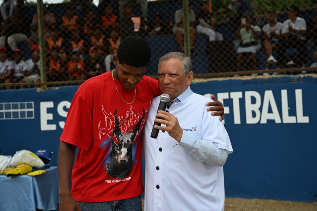 Joven producto de las copas de béisbol patrocinadas por Refidomsa ingresa a la academia de los Cachorros de Chicago