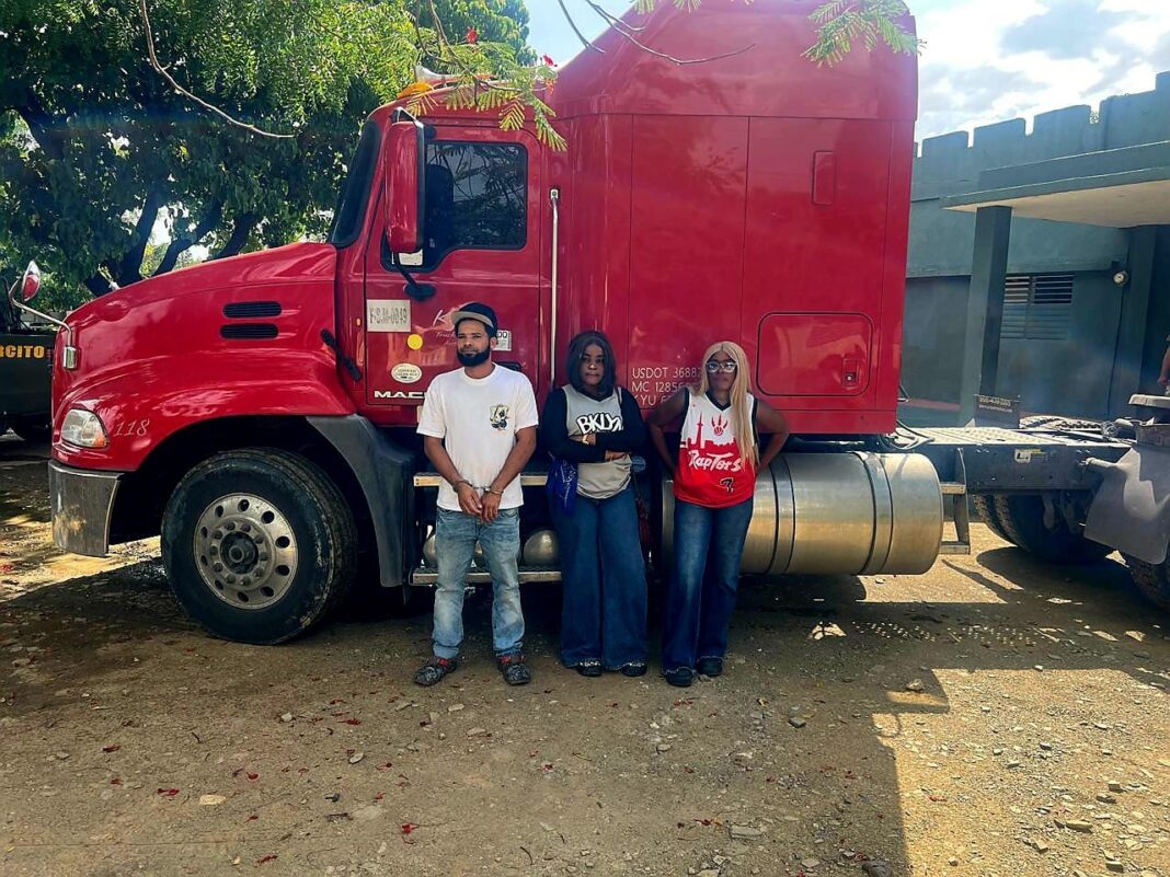 Detienen conductor de patana transportando extranjeras en situación migratoria irregular en Elías Piña