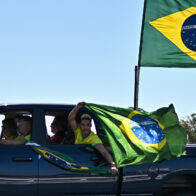 Seguidores de Bolsonaro hacen una caravana en Brasilia contra el juicio por golpismo