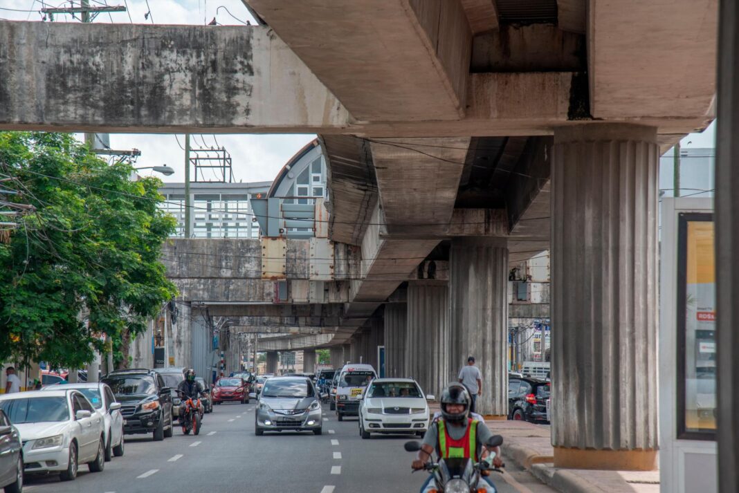 “¿Y ahora cómo llego?”: residentes de SDN expresan malestar por cierre temporal de cinco estaciones del Metro