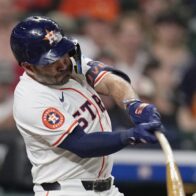 José Altuve supera a Jeff Bagwell y se convierte en el segundo máximo hiteador en la historia de los Astros - Noticias de hoy en República Dominicana | De Último Minuto