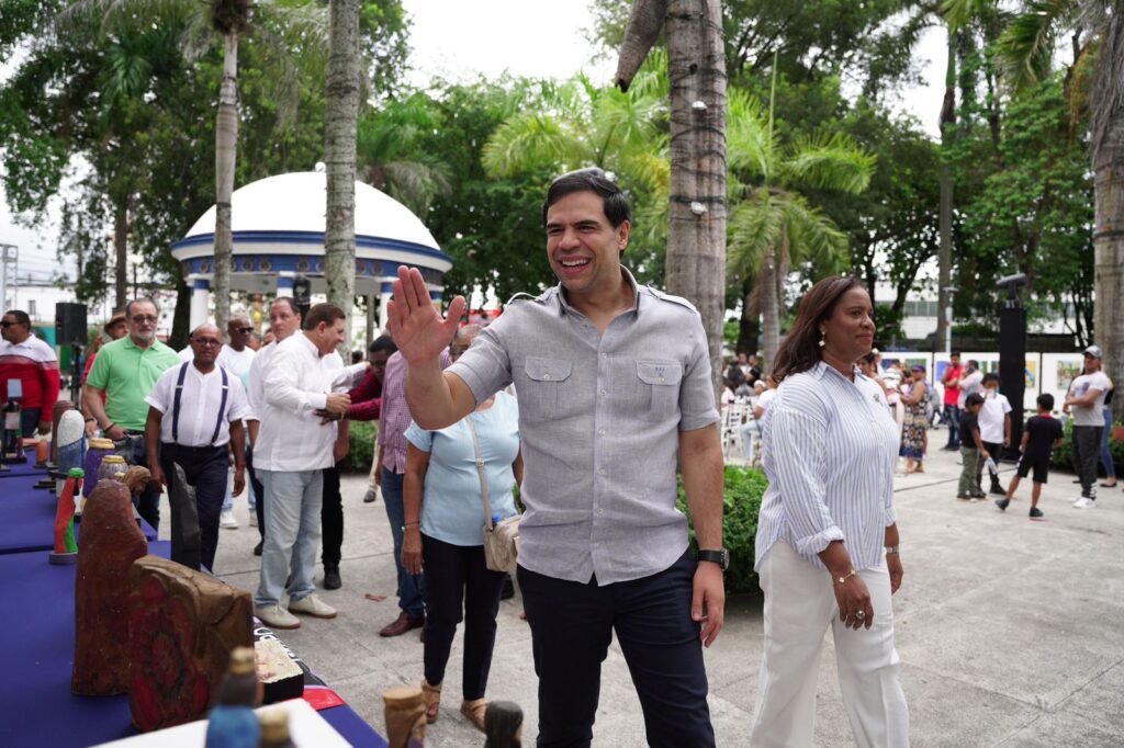 Roberto Ángel Salcedo desarrolla amplia agenda cultural en Azúa, Peravia, Montecristi y Monseñor Nouel - Noticias de hoy en República Dominicana | De Último Minuto