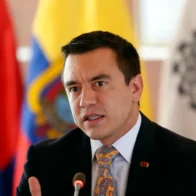 Presidente de Ecuador cambia a seis ministros tras la derrota en su referéndum