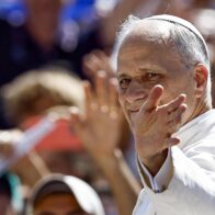 El papa llama a los gobernantes a no ignorar "el deseo universal de paz "