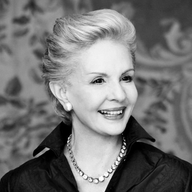 El emporio de Carolina Herrera: la dama de los perfumes, la elegancia y las camisas blancas | 2 | El emporio de Carolina Herrera: la dama de los perfumes, la elegancia y las camisas blancas - Noticias de hoy en República Dominicana | De Último Minuto