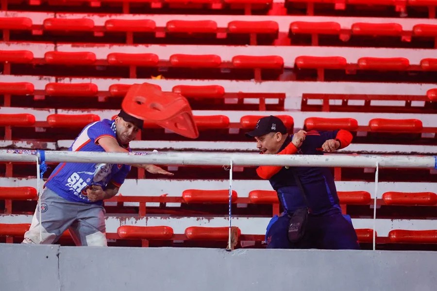 Dejan en libertad a 104 fanaticos de fútbol chilenos detenidos en Argentina - Noticias de hoy en República Dominicana | De Último Minuto