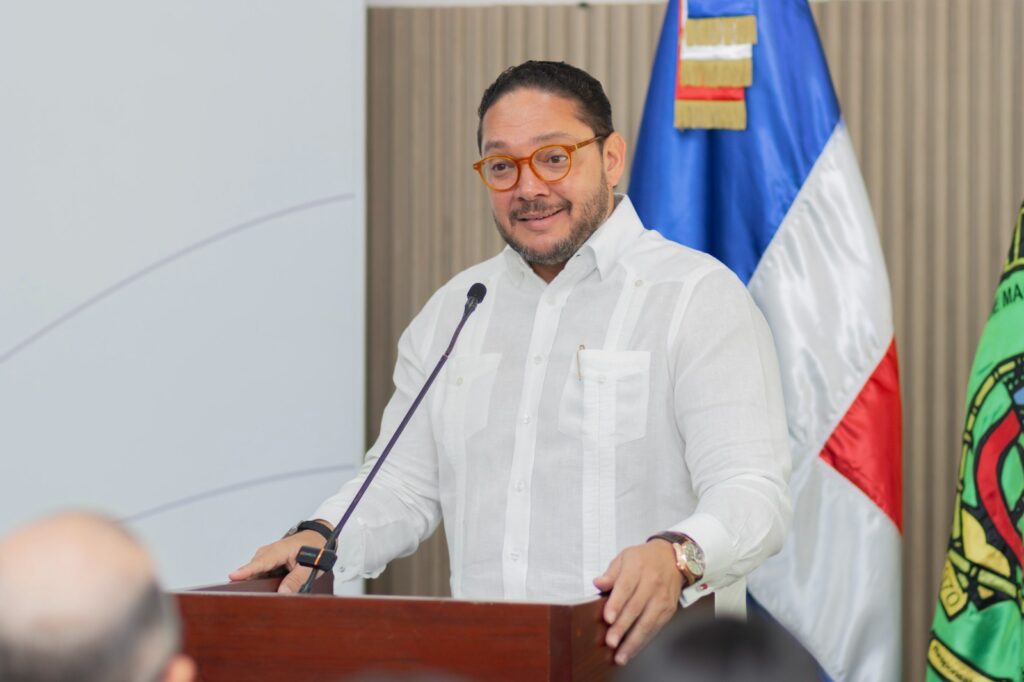 UCE entrega 50 becas completas a jóvenes de excelencia académica | 5 | UCE entrega 50 becas completas a jóvenes de excelencia académica - Noticias de hoy en República Dominicana | De Último Minuto