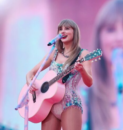 Taylor Swift anuncia su nuevo álbum “The Life of a Showgirl” durante la lluvia de meteoros Perseidas | 2 | Taylor Swift anuncia su nuevo álbum “The Life of a Showgirl” durante la lluvia de meteoros Perseidas