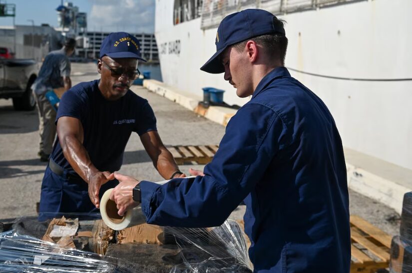 Guardia Costera de EE.UU. realiza mayor incautación de cocaína de su historia | 3 | Guardia Costera de EE.UU. realiza mayor incautación de cocaína de su historia - Noticias de hoy en República Dominicana | De Último Minuto