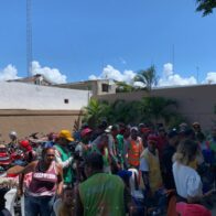 Programa “Plástico por Escolar” se expande a San Pedro de Macorís con entrega de más de 300 mochilas - Noticias de hoy en República Dominicana | De Último Minuto