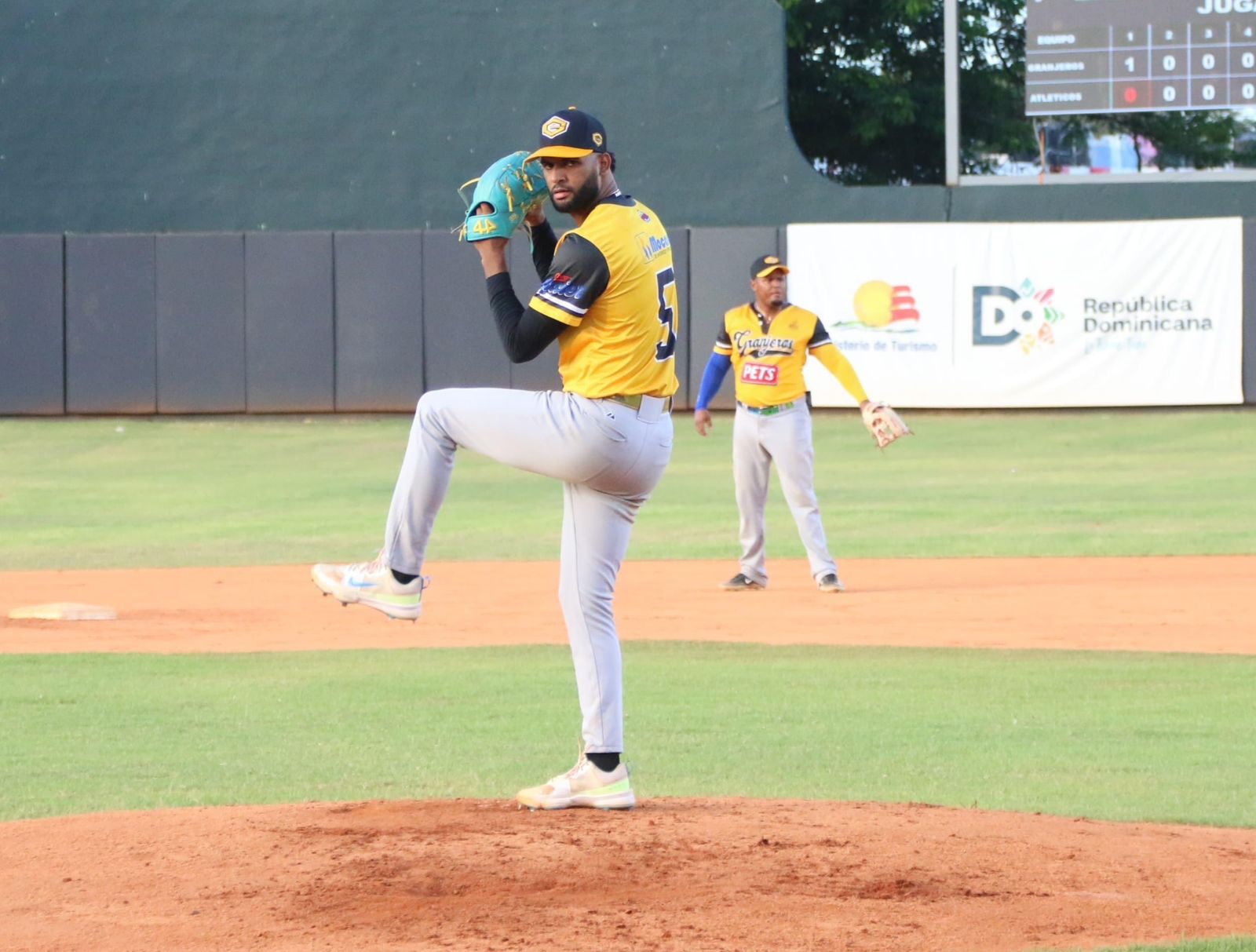 Luis González y Christopher Molina, Jugadores de la Semana en la Liga de Verano - Noticias de hoy en República Dominicana | De Último Minuto