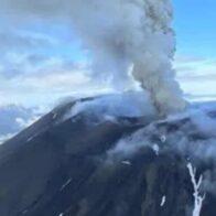 Volcán Krasheninnikov en Rusia entra en erupción tras 600 años