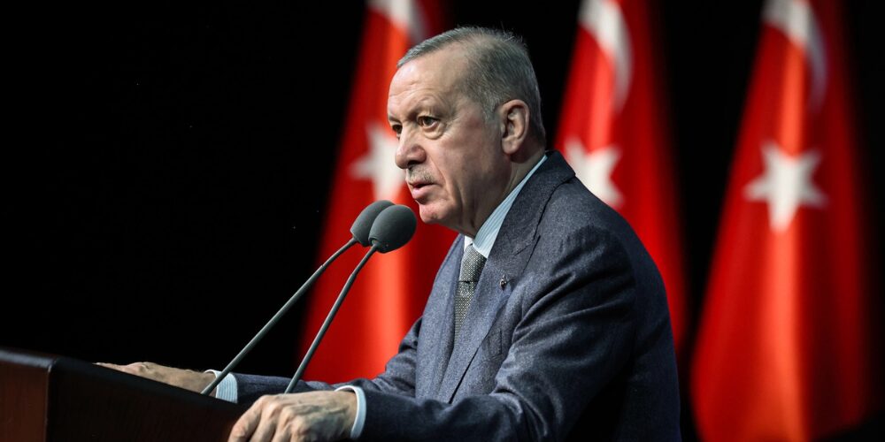 Erdogan ofrece a Zelenski acoger en Turquía una cumbre sobre paz