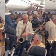 Dave Koz y los Summer Horns ofrecen concierto de Jazz improvisado en un vuelo