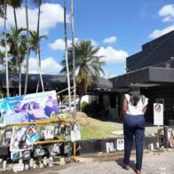 En la “zona cero”, familiares y allegados rinden homenaje a las víctimas del desplome del Jet Set