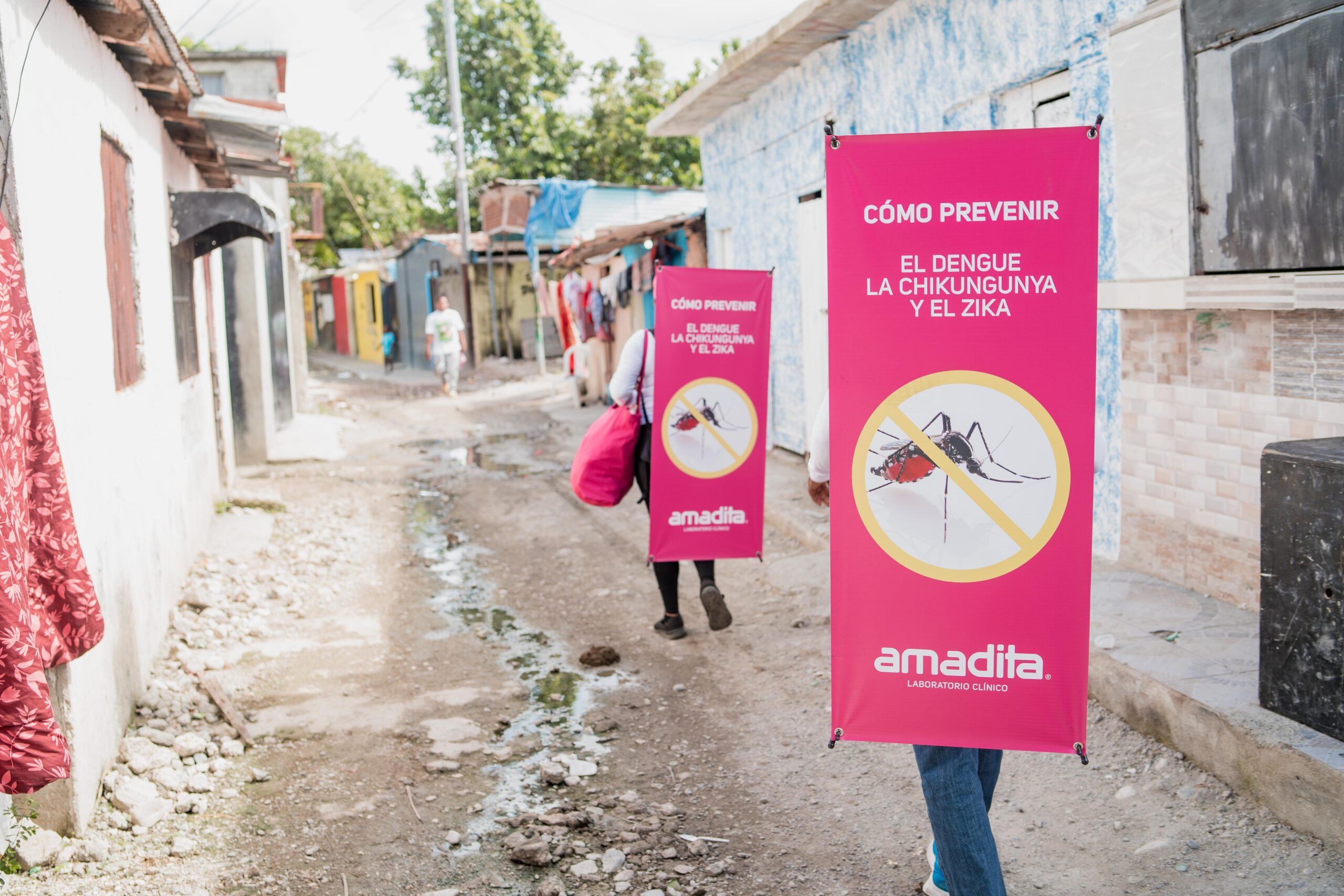 Amadita Laboratorio Clínico realiza jornada educativa contra el dengue en 5 provincias