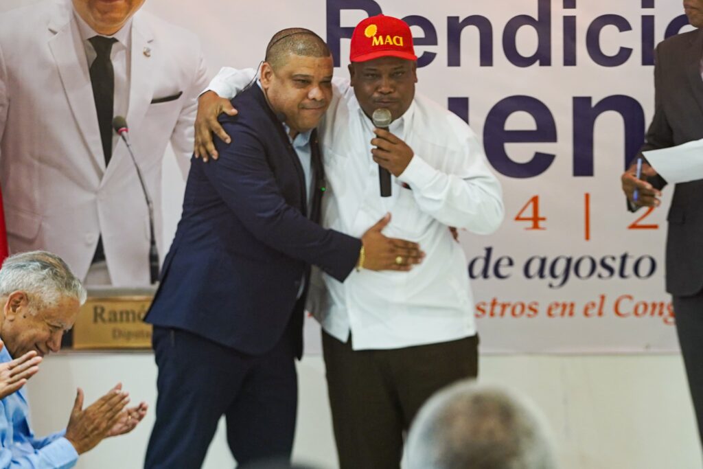 Ramón Raposo presenta memorias de gestión y reafirma compromiso socialdemócrata en el Congreso | 2 | Ramón Raposo presenta memorias de gestión y reafirma compromiso socialdemócrata en el Congreso - Noticias de hoy en República Dominicana | De Último Minuto