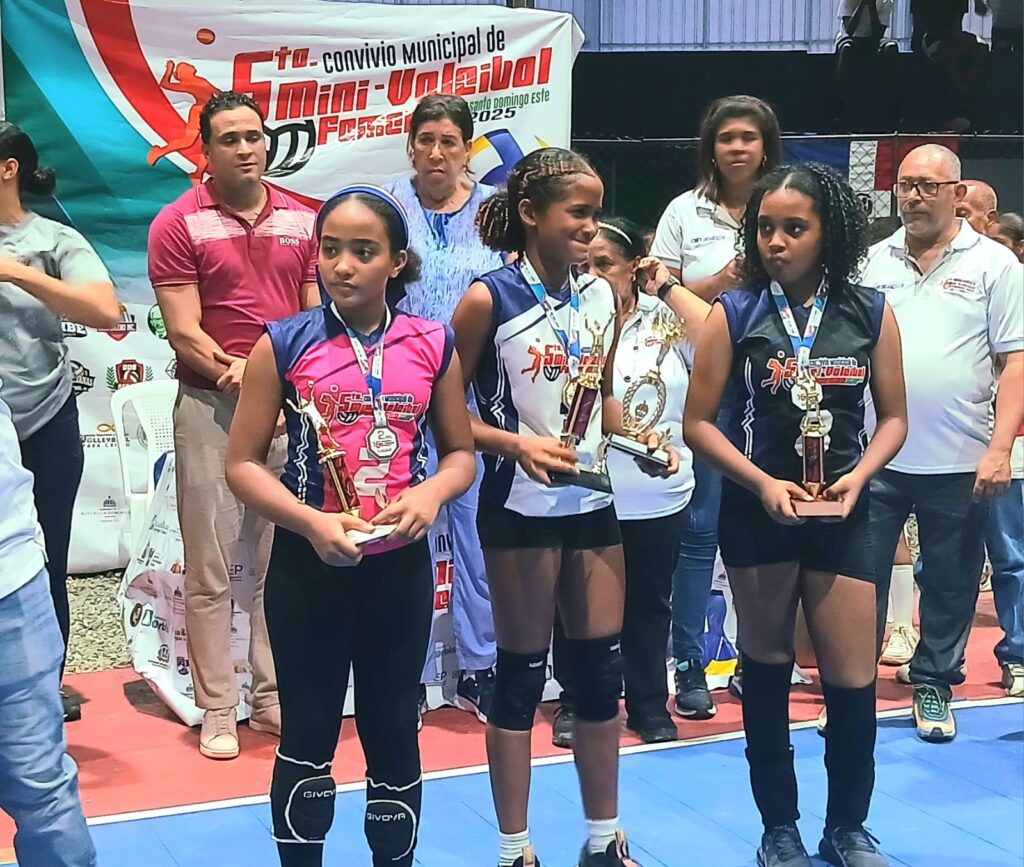 Villa Carmen se corona campeón del Mini Voleibol Femenino SDE 2025 | 4 | Villa Carmen se corona campeón del Mini Voleibol Femenino SDE 2025 - Noticias de hoy en República Dominicana | De Último Minuto