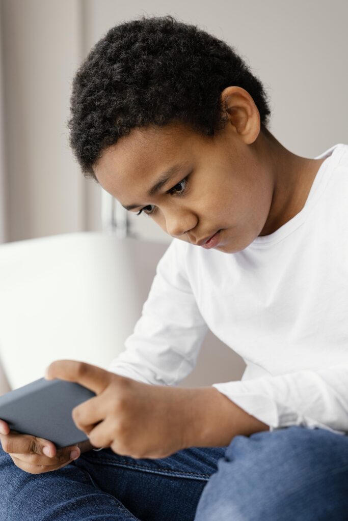 Especialista habla del impacto de las pantallas en la visión de los niños y adolescentes | 2 | Especialista habla del impacto de las pantallas en la visión de los niños y adolescentes - Noticias de hoy en República Dominicana | De Último Minuto