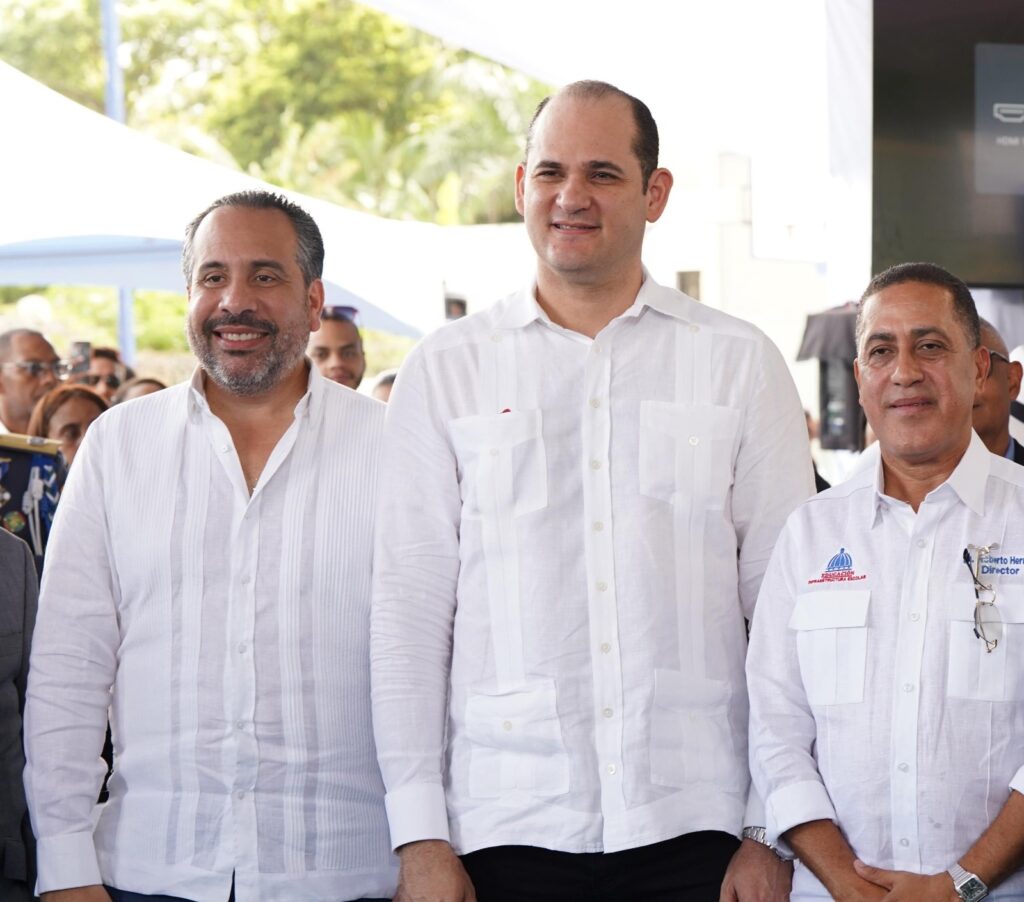 INEFI realiza operativo masivo de reparación de canchas escolares en todo el país - Noticias de hoy en República Dominicana | De Último Minuto