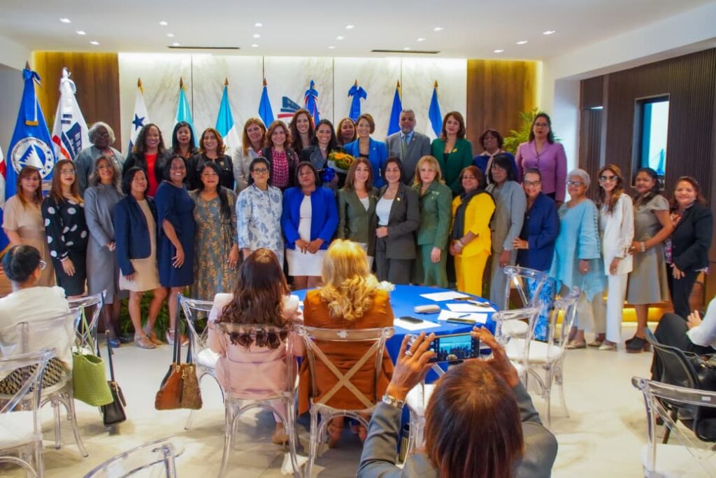 PARLACEN reconoce a Celinés Toribio como Mujer Migrante Destacada - Noticias de hoy en República Dominicana | De Último Minuto