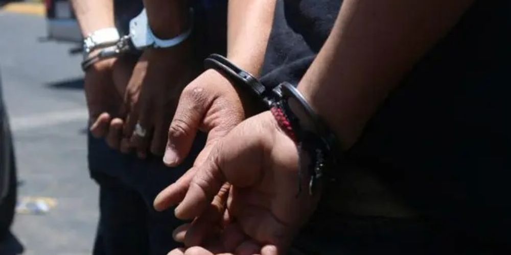 PN detiene en Puerto Plata a dos hombres con pistola de aire comprimido y motocicleta ocupada