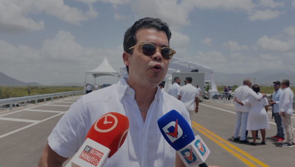 Wellington Arnaud celebra la Circunvalación de Baní