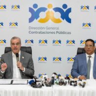 Presidente Luis Abinader y Carlos Pimentel director de la DGCP.