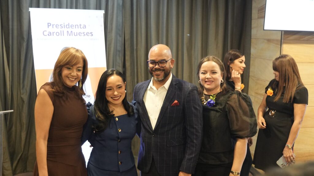 Caroll Mueses presenta plancha para presidir la Asociación de Cronistas Sociales | 2 | Caroll Mueses presenta plancha para presidir la Asociación de Cronistas Sociales - Noticias de hoy en República Dominicana | De Último Minuto