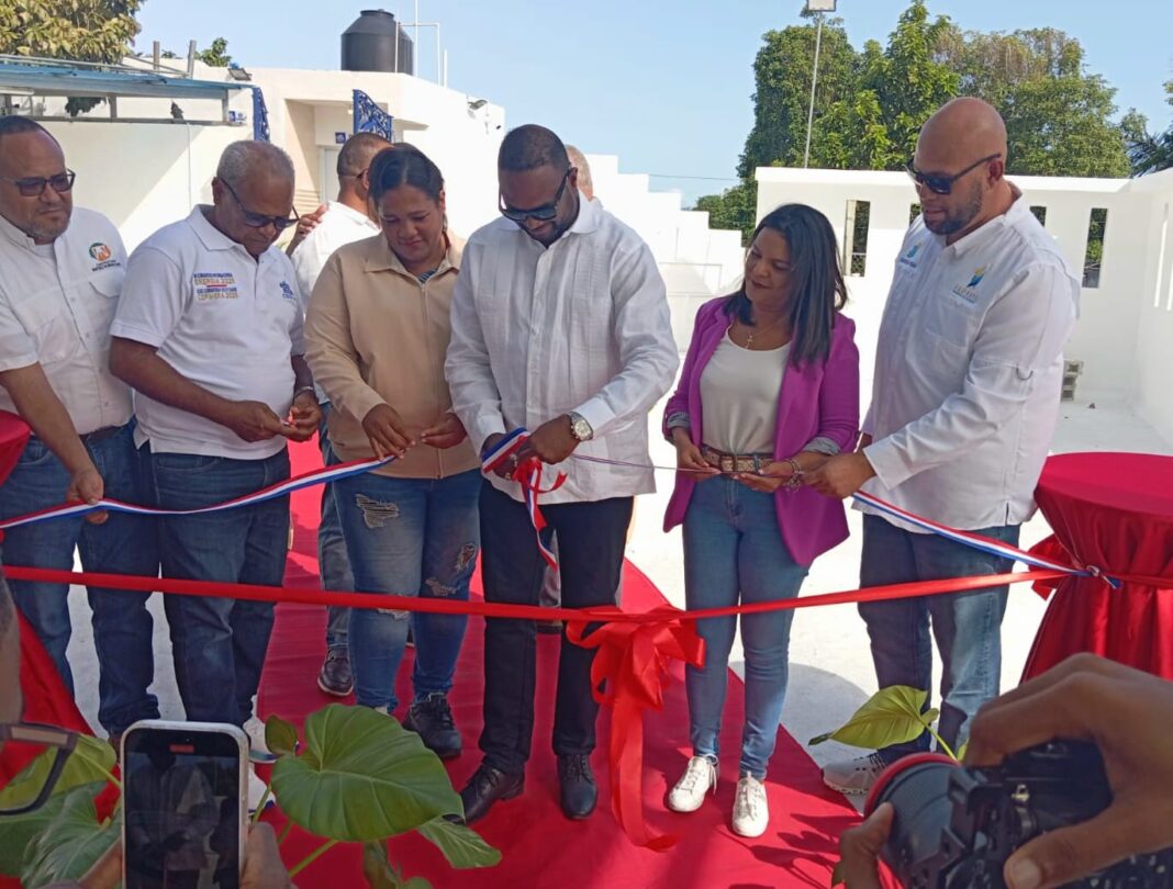 CODIA Regional Este inaugura sistema de paneles solares en su sede de La Romana