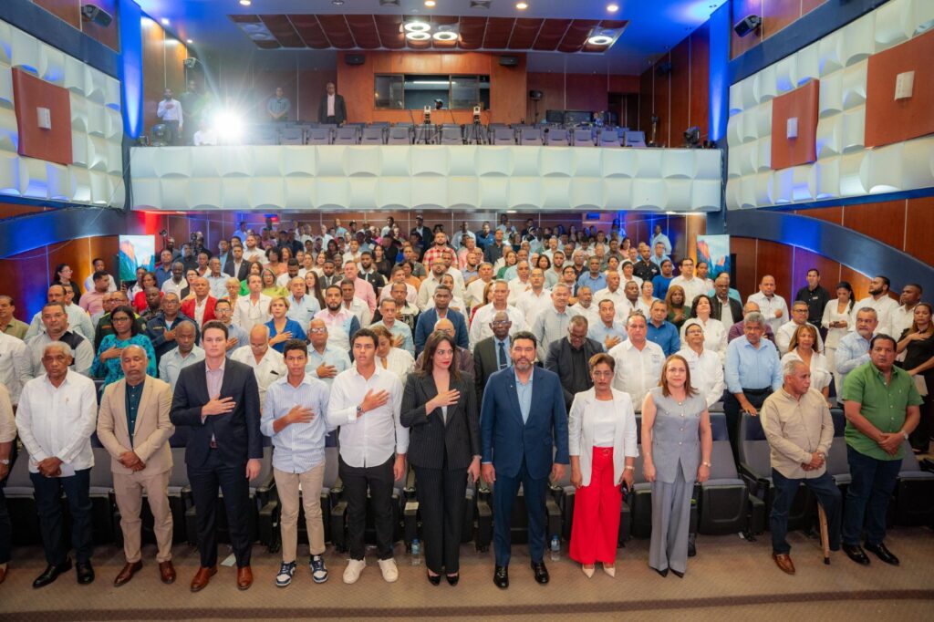 Senador Rafael Barón Duluc rinde cuentas de su gestión legislativa 2024-2025 | 3 | Senador Rafael Barón Duluc rinde cuentas de su gestión legislativa 2024-2025 - Noticias de hoy en República Dominicana | De Último Minuto