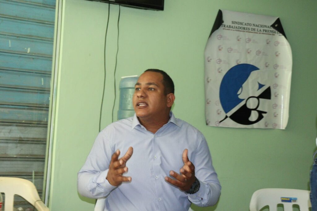 Encuentro del Movimiento Convergencia con candidatos a elecciones del CDP en Azua - Noticias de hoy en República Dominicana | De Último Minuto
