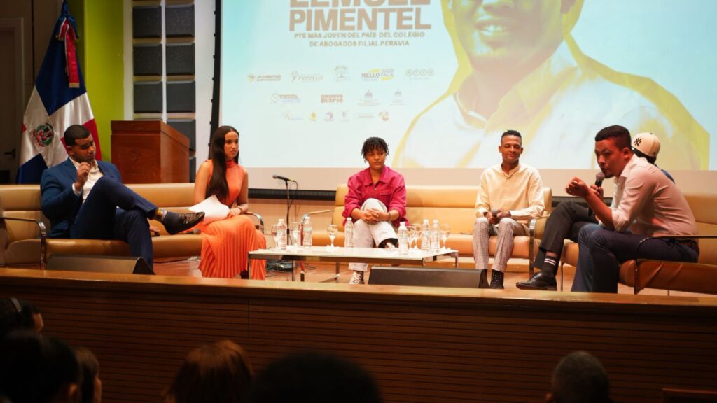 Panel Juventud Empoderada llevó mensajes que motivaron a la juventud de Baní - Noticias de hoy en República Dominicana | De Último Minuto