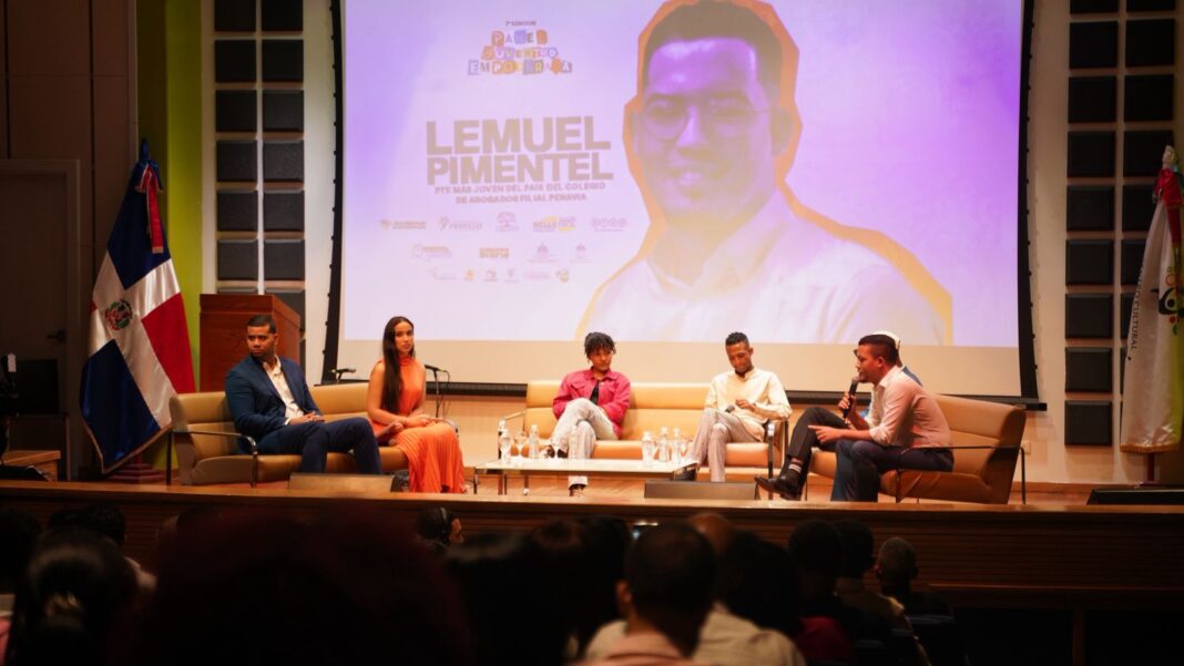 Panel Juventud Empoderada llevó mensajes que motivaron a la juventud de Baní