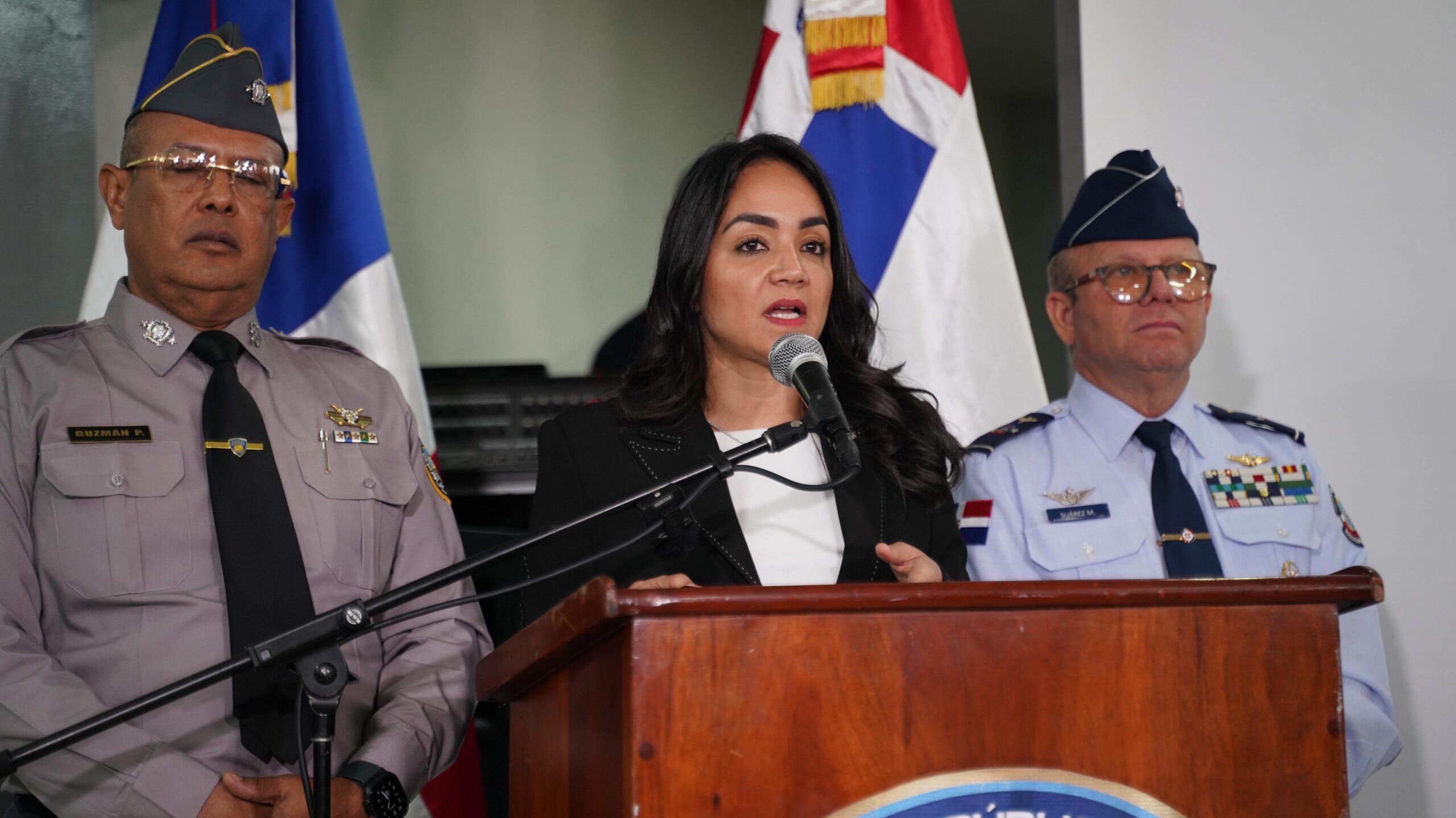 Prohíben portar armas en bares y colmadones; Faride informa sobre aplicación de la ley - Noticias de hoy en República Dominicana | De Último Minuto