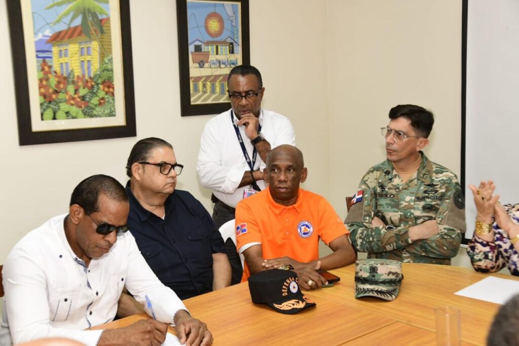 Organismos de emergencia se mantienen en sesión permanente en Santiago ante amenaza de del Huracán Erin | 4 | Organismos de emergencia se mantienen en sesión permanente en Santiago ante amenaza de del Huracán Erin - Noticias de hoy en República Dominicana | De Último Minuto