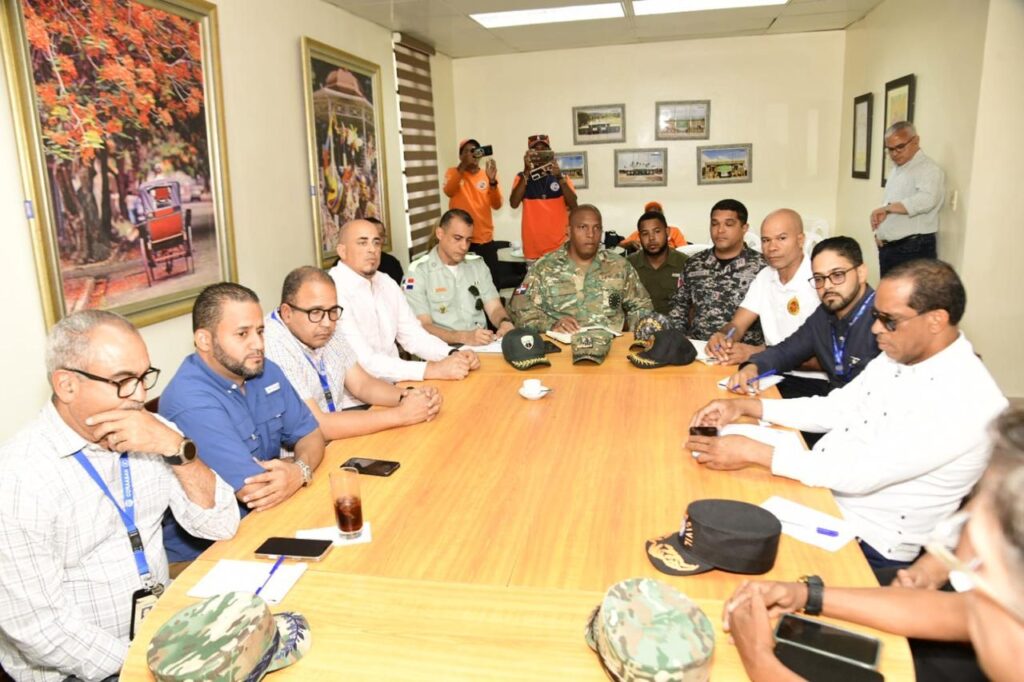 Organismos de emergencia se mantienen en sesión permanente en Santiago ante amenaza de del Huracán Erin | 2 | Organismos de emergencia se mantienen en sesión permanente en Santiago ante amenaza de del Huracán Erin - Noticias de hoy en República Dominicana | De Último Minuto