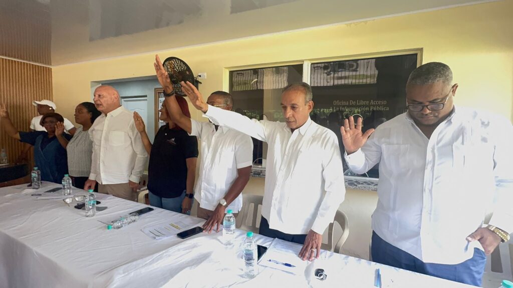 Juramentan Consejo de Desarrollo Municipal en Arroyo Barril con respaldo multisectorial | 2 | Juramentan Consejo de Desarrollo Municipal en Arroyo Barril con respaldo multisectorial - Noticias de hoy en República Dominicana | De Último Minuto
