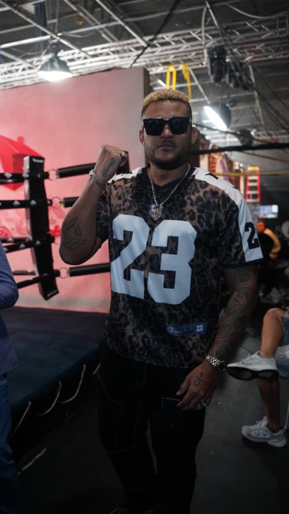 Personalidades dijeron presente en la pelea de boxeo de La Casa de Alofoke | 5 | Personalidades dijeron presente en la pelea de boxeo de La Casa de Alofoke - Noticias de hoy en República Dominicana | De Último Minuto