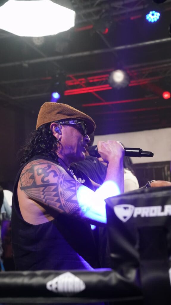 A ritmo de “Suavemente”, Elvis Crespo enciende La Casa de Alofoke | 2 | A ritmo de “Suavemente”, Elvis Crespo enciende La Casa de Alofoke - Noticias de hoy en República Dominicana | De Último Minuto