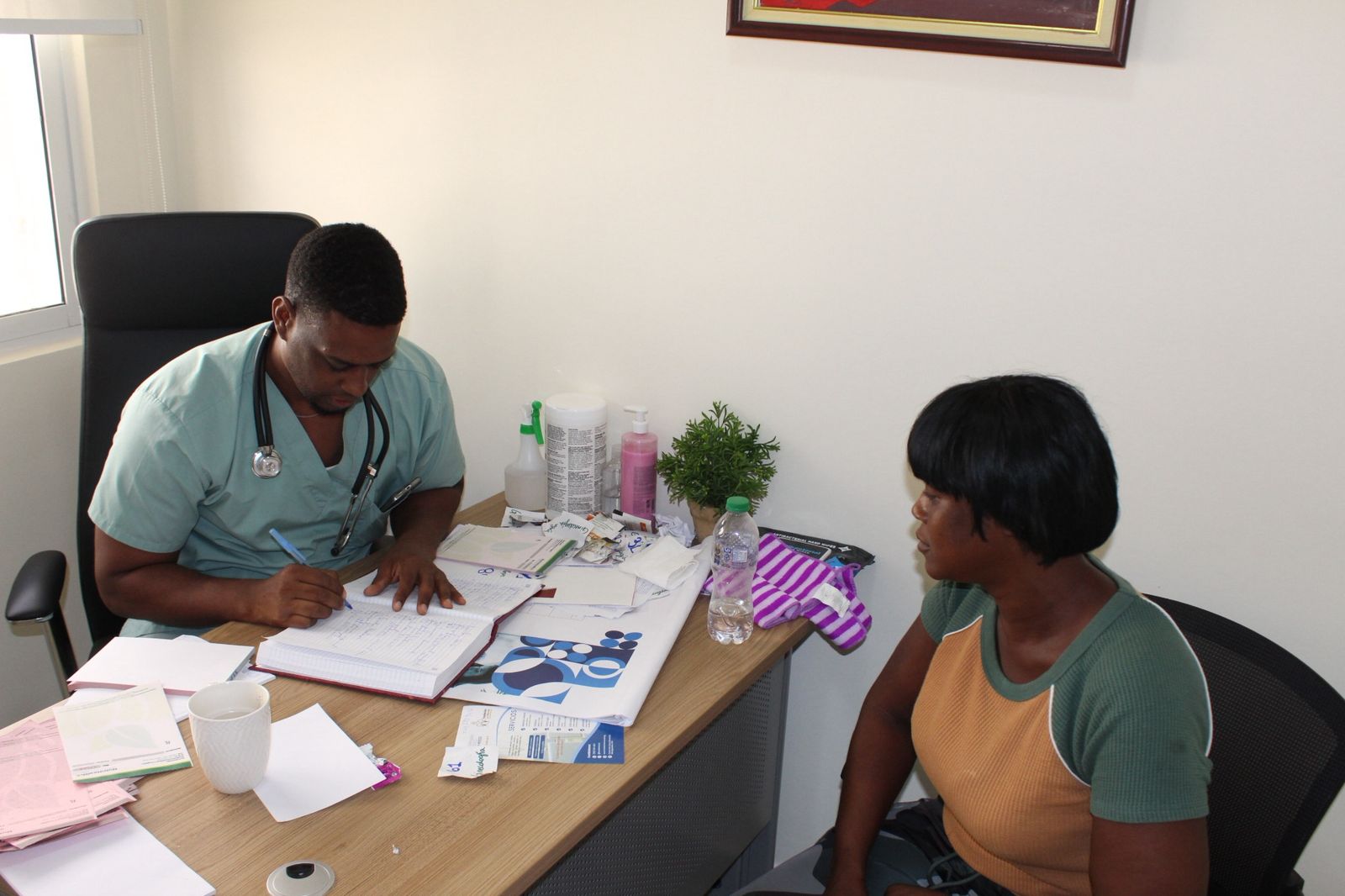 Fundación La Merced y Nutrihealth realizan operativo médico gratuito en el batey Bienvenido - Noticias de hoy en República Dominicana | De Último Minuto