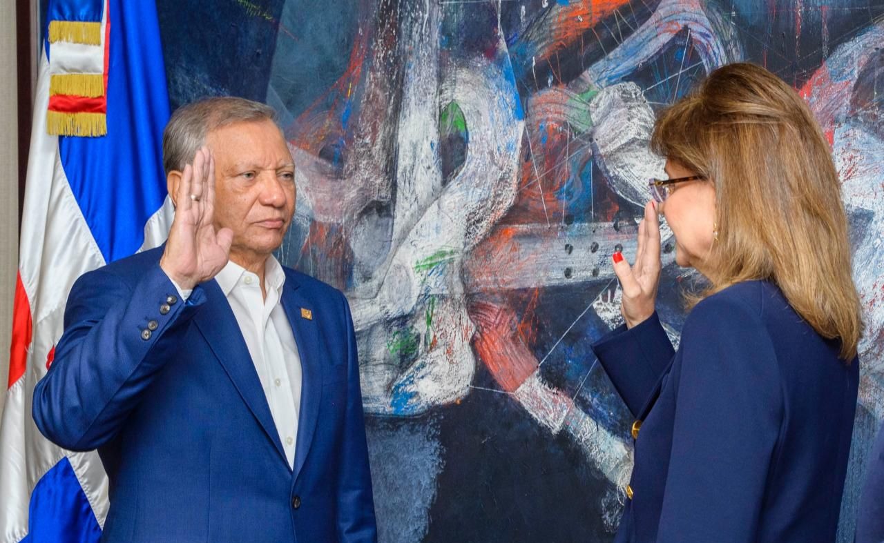 Vicepresidenta juramenta a Leonardo Aguilera como presidente ejecutivo de Banreservas