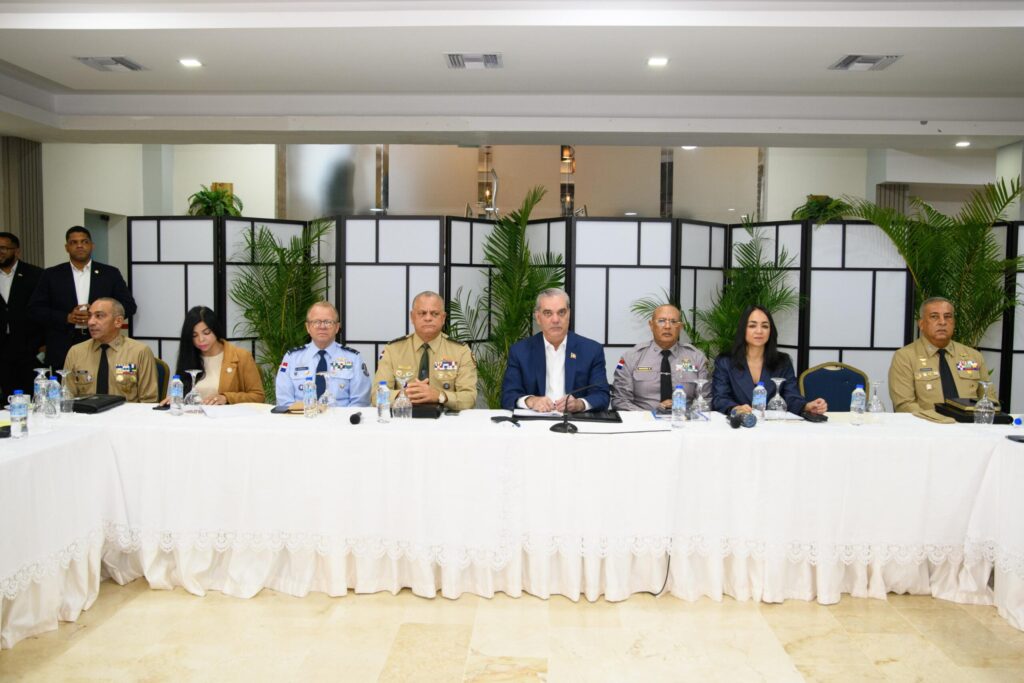 Gobierno destaca reducción de robos y mantiene tasa de homicidios en 8.2 por cada 100 mil habitantes | 6 | Gobierno destaca reducción de robos y mantiene tasa de homicidios en 8.2 por cada 100 mil habitantes - Noticias de hoy en República Dominicana | De Último Minuto