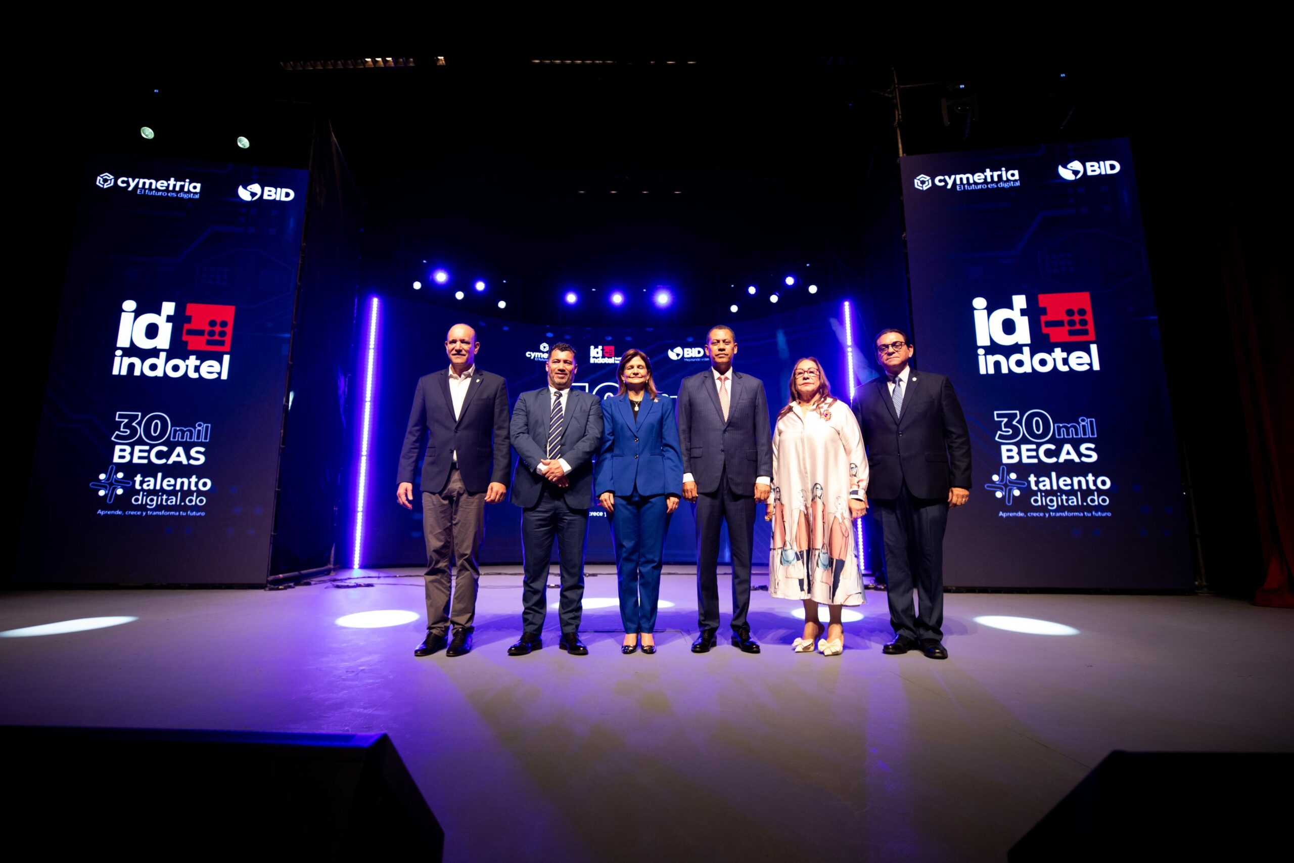 Indotel otorgará 30 mil becas en tecnología; vicepresidenta Raquel Peña encabezó lanzamiento en Santiago - Noticias de hoy en República Dominicana | De Último Minuto