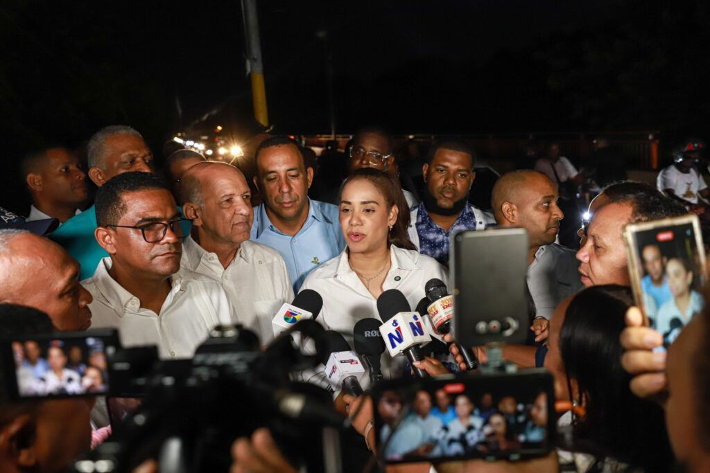 ASDN inaugura remozamiento e iluminación del puente La Barquita | 4 | ASDN inaugura remozamiento e iluminación del puente La Barquita - Noticias de hoy en República Dominicana | De Último Minuto